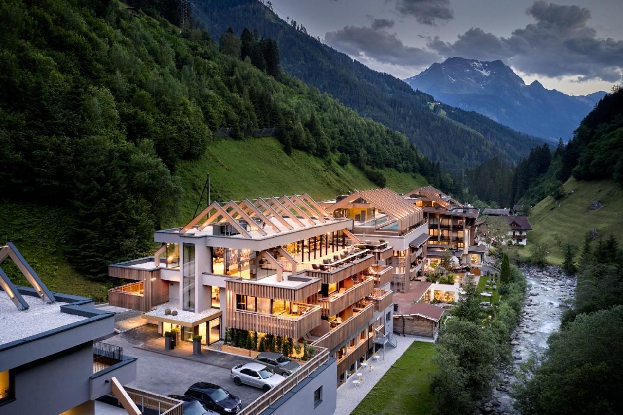 Zillergrundrock Luxury Mountain Resort Mayrhofen Dış mekan fotoğraf