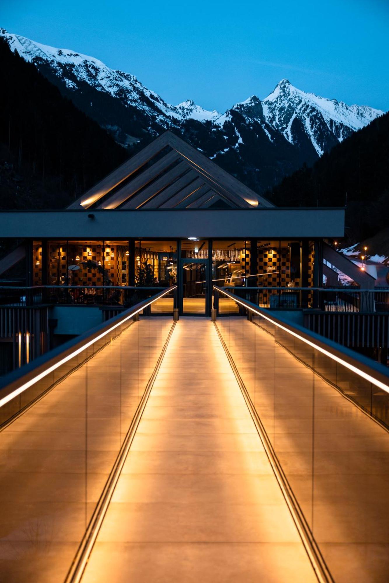 Zillergrundrock Luxury Mountain Resort Mayrhofen Dış mekan fotoğraf
